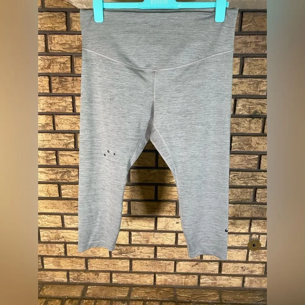 Grey Nike leggings